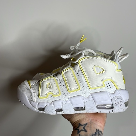 Nike | Women’s Uptempo Sneakers in Light Citron Size 7 - Picture 4 of 8